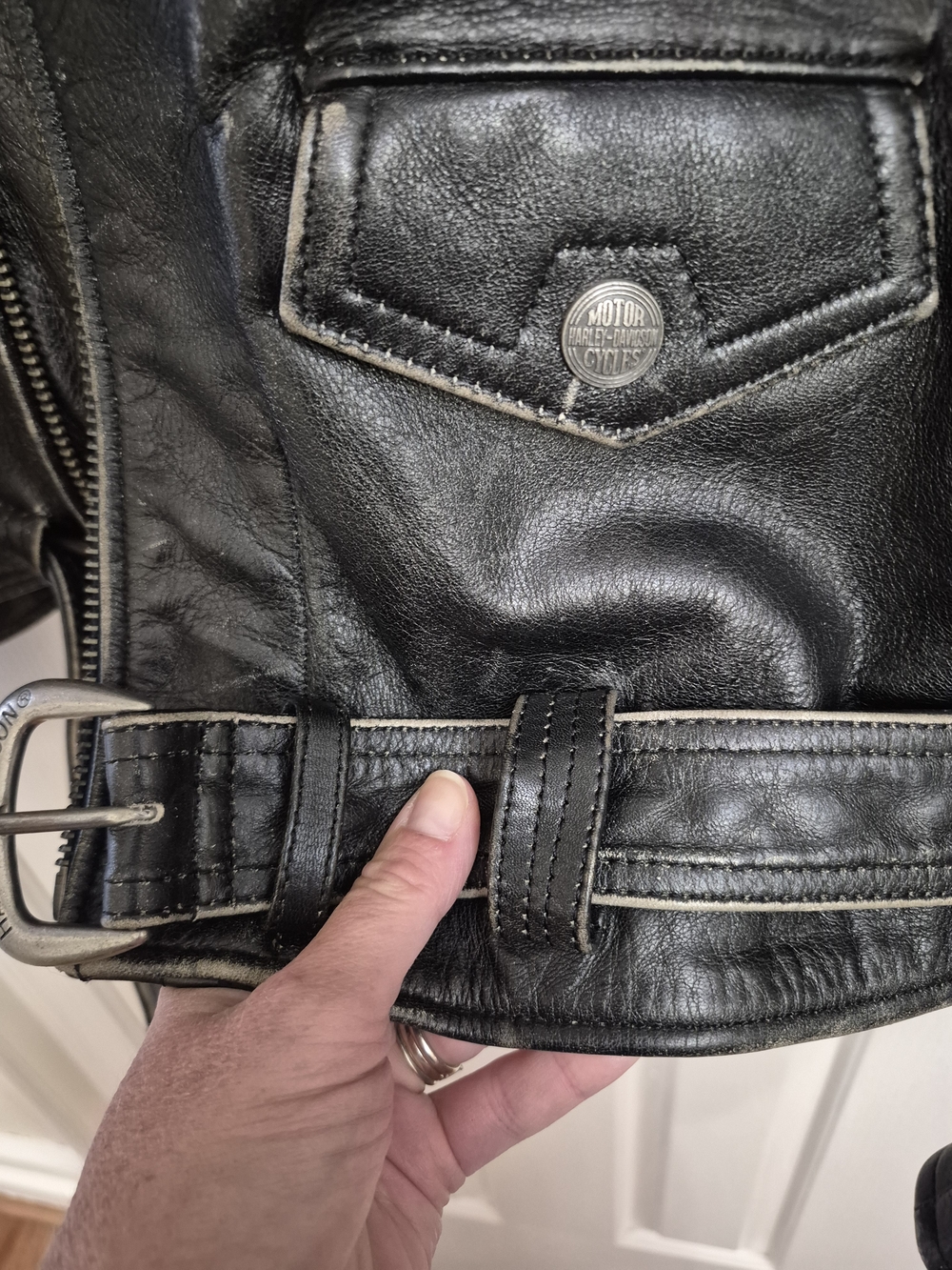 Harley-Davidson Black Leather Motorcycle Jacket with Epaulettes - Picture 7 of 7